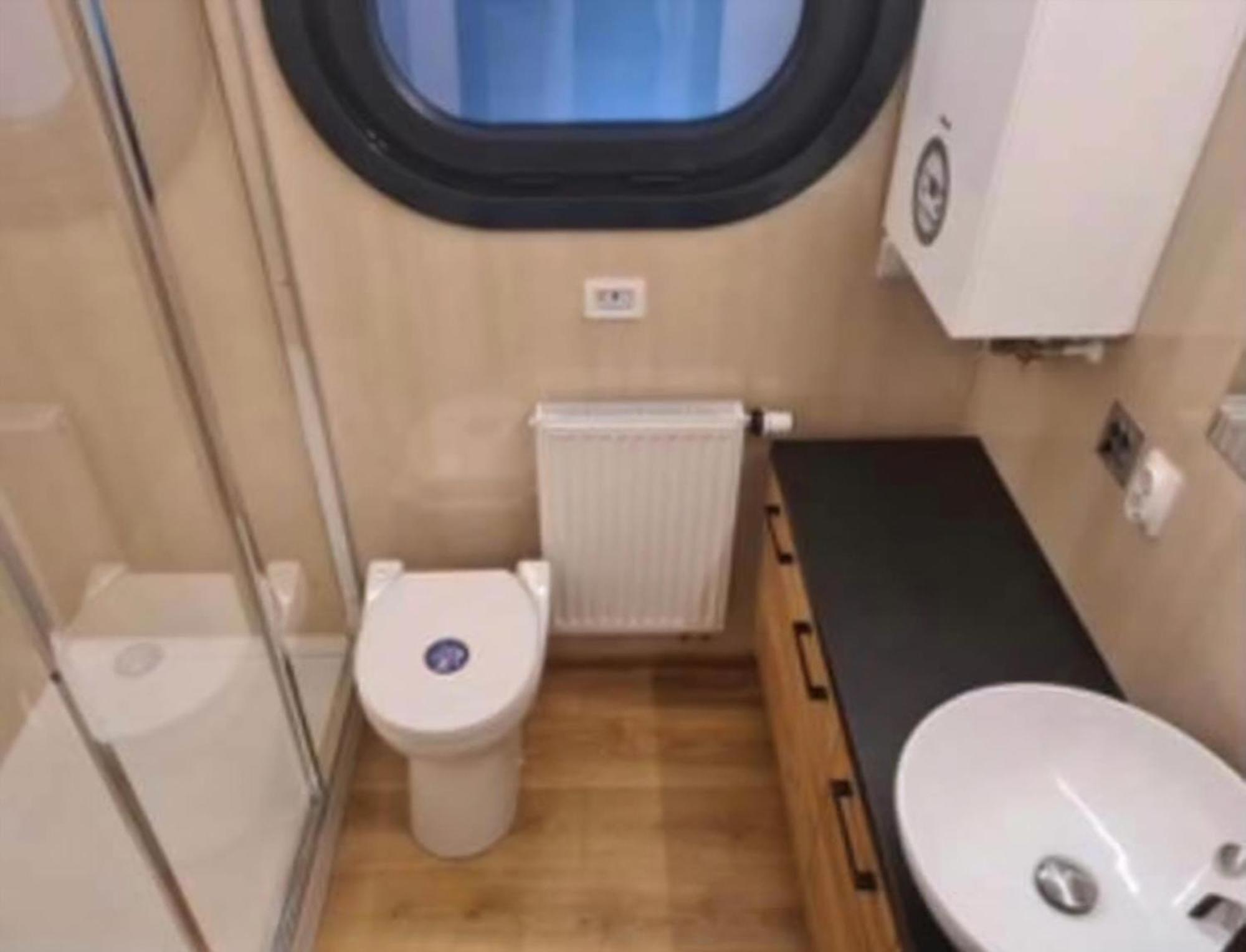 Hausboot Schiff Fuer 4 Personen Ca, 33 M Sup2 In Braunsbedra, Sachsen Anhalt Halle Saale Unstrut Region Exterior photo