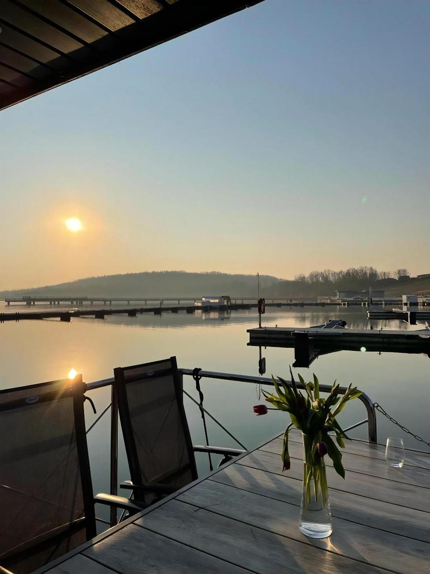 Hausboot Schiff Fuer 4 Personen Ca, 33 M Sup2 In Braunsbedra, Sachsen Anhalt Halle Saale Unstrut Region Exterior photo