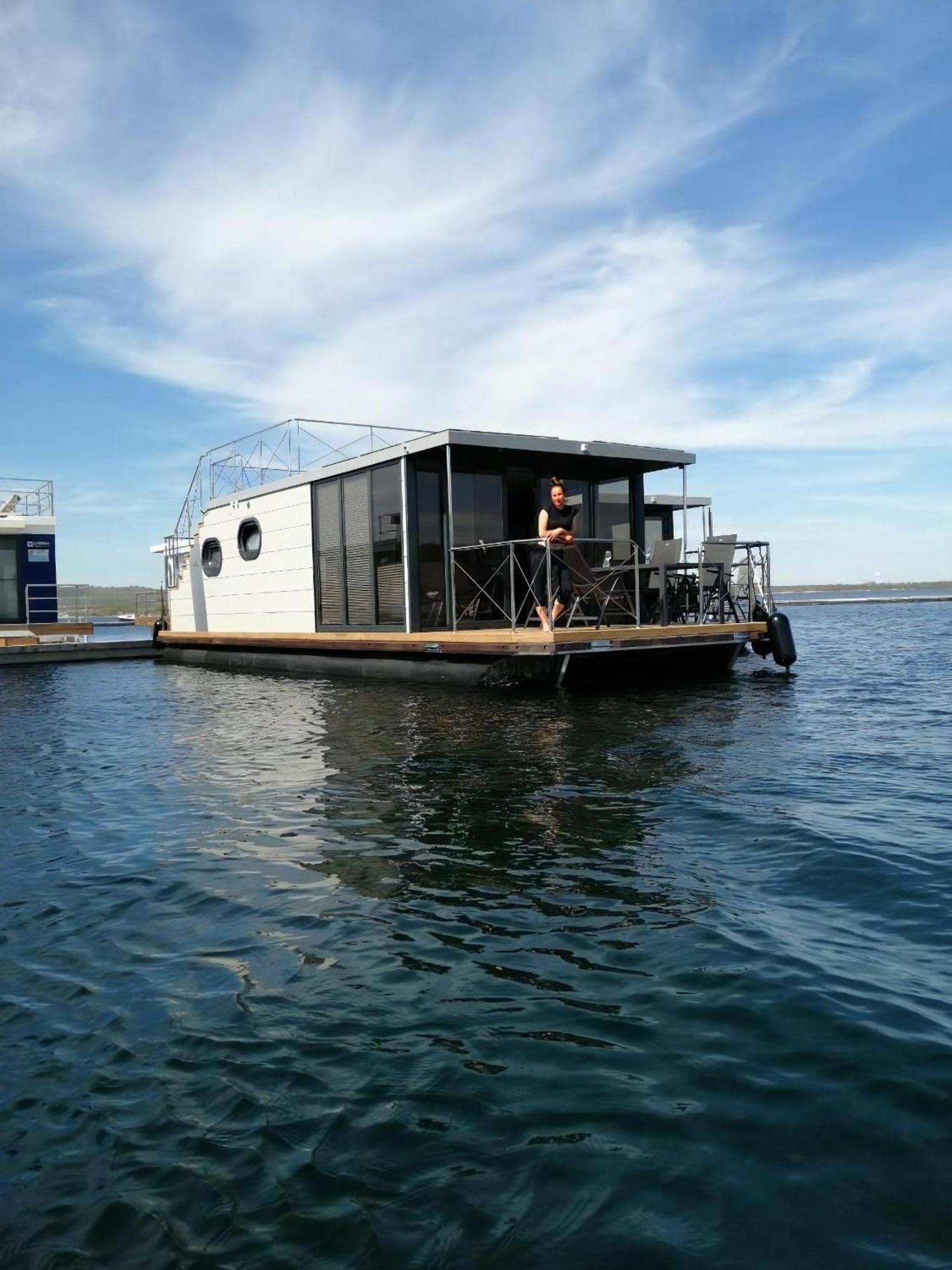 Hausboot Schiff Fuer 4 Personen Ca, 33 M Sup2 In Braunsbedra, Sachsen Anhalt Halle Saale Unstrut Region Exterior photo